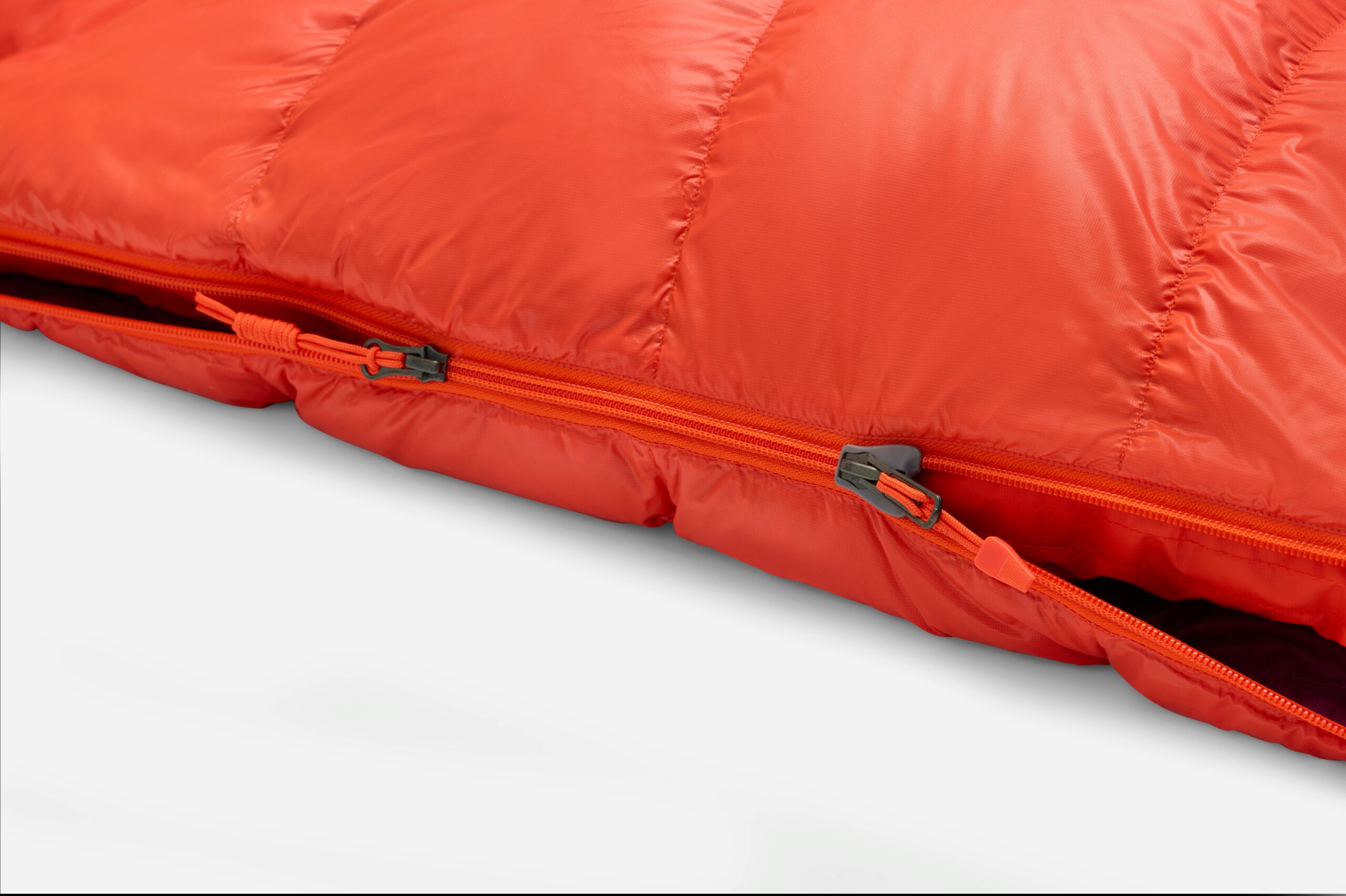 Marmot Mad River Down 40° Long Sleeping Bag in Red Sun/Blackberry - Image 4