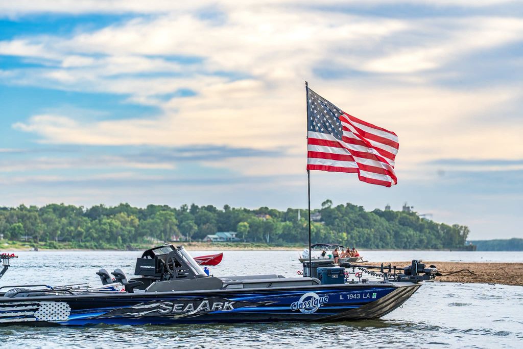 Team Moore Outdoors living the SeaArk Life